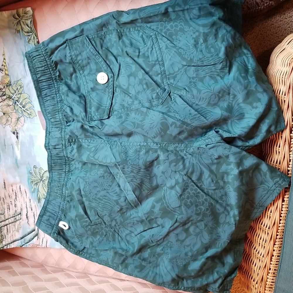 Jcrew Factory Swim shorts & Tshirt - Picture 4 of 7